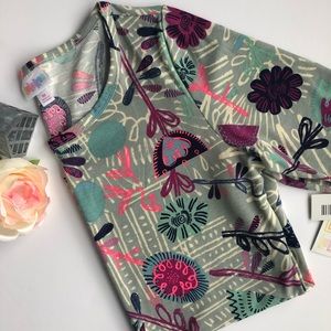 NWT - LuLaRoe Bright Floral Top - Size M